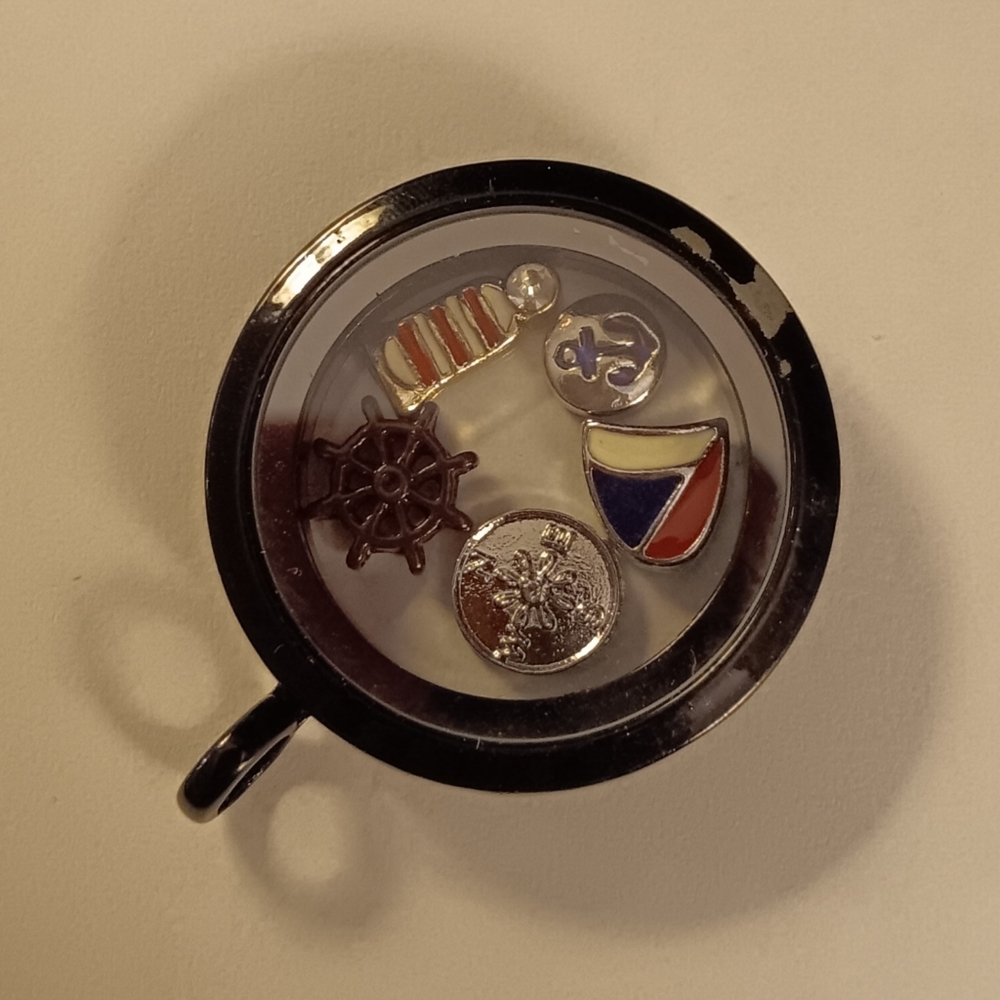 FLOATING NAVY CHARMS PENDANT